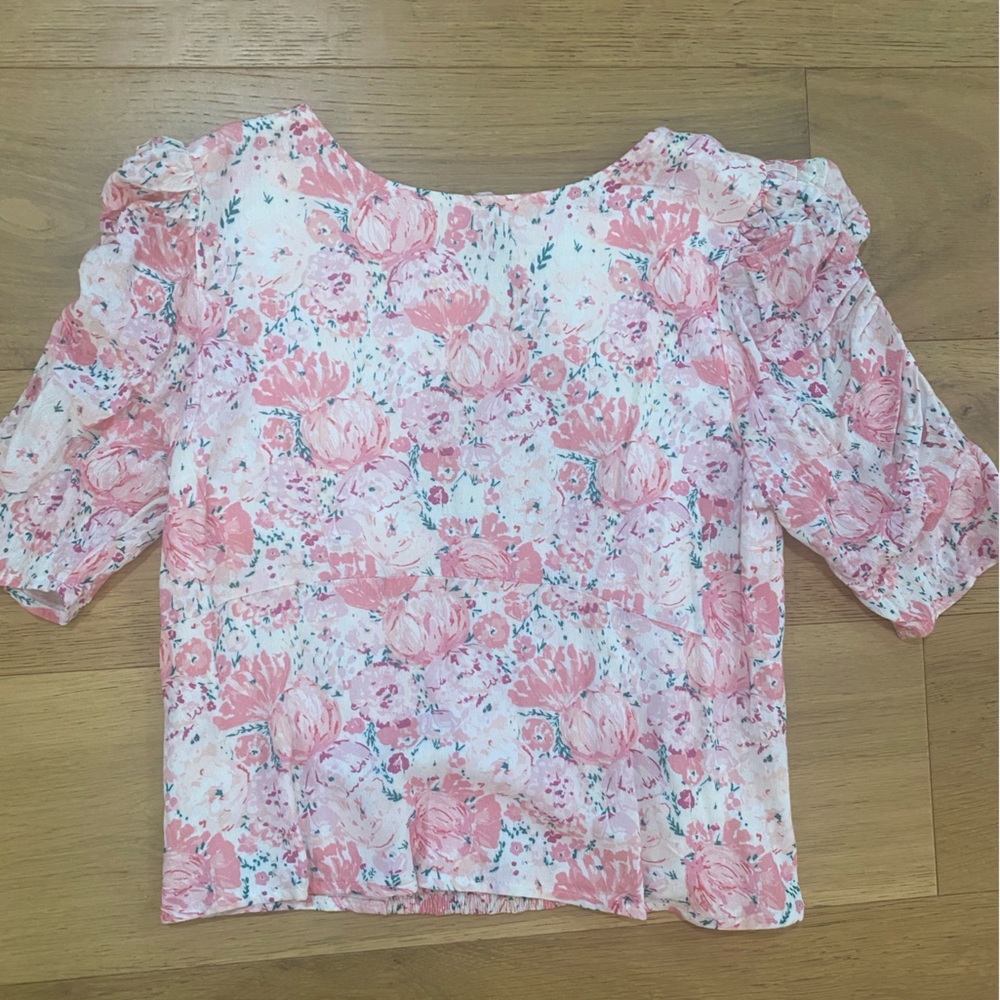 Sweethoney Floral Pink Women's Top size L but fits like M NWOT